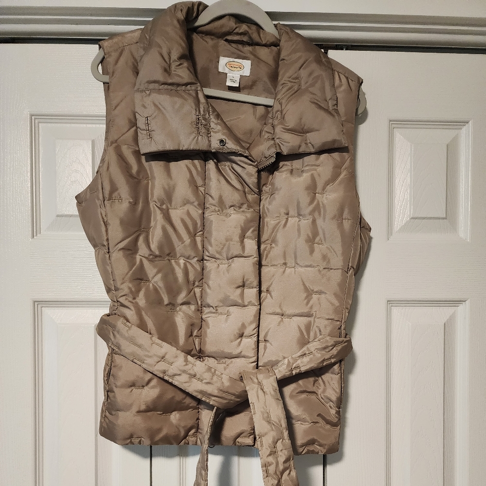 Talbott gold/tan quilted winter vest with belt. Size large. NWOT